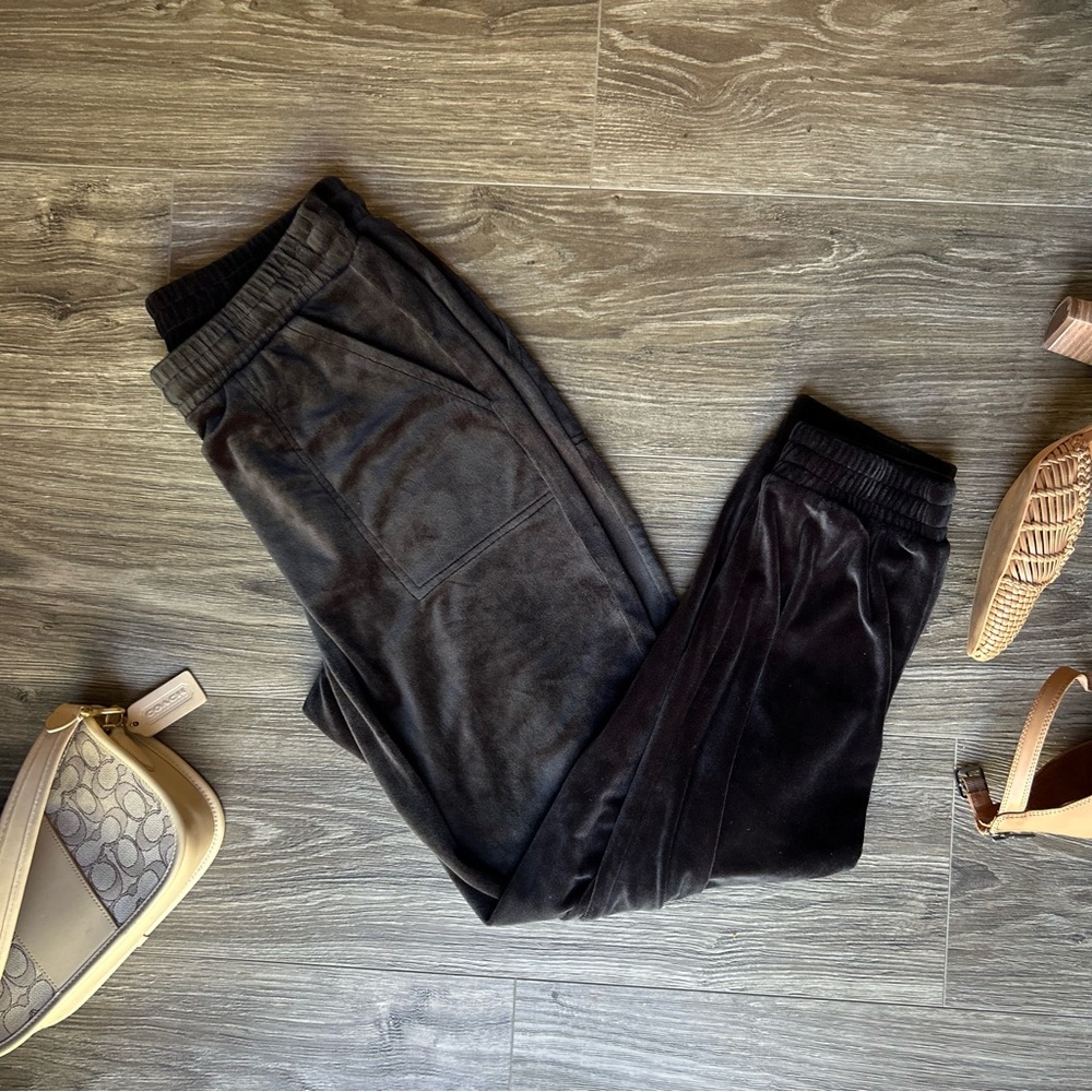 Stylish Black Women's Jogger Pants - Picture 5 of 7
